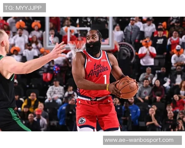 卢谈球队连胜:哈登与小卡的发挥至关重要我们正朝着正确的方向迈进 卢谈球队连胜:哈登与小卡的发挥至关重要我们正朝着正确的方向迈进