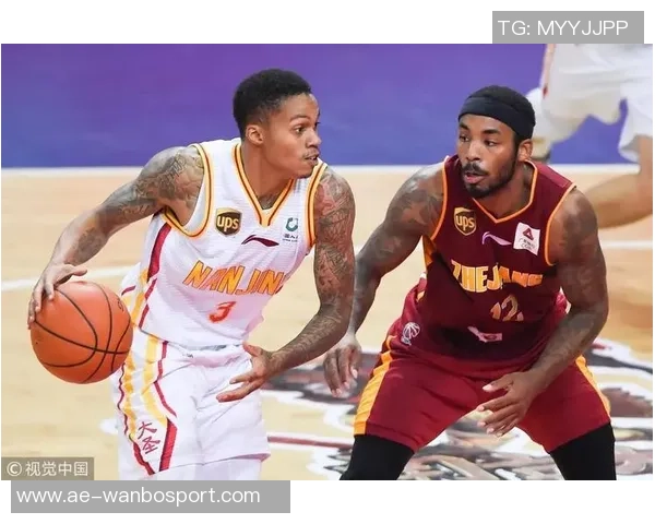 克洛尼半场表现出色7投4中三分球命中率高达50助力球队领先 克洛尼半场表现出色7投4中三分球命中率高达50助力球队领先