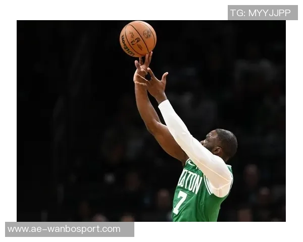 杰伦布朗惊叹斯科蒂巴恩斯力量超群或许有超雄综合征的可能性