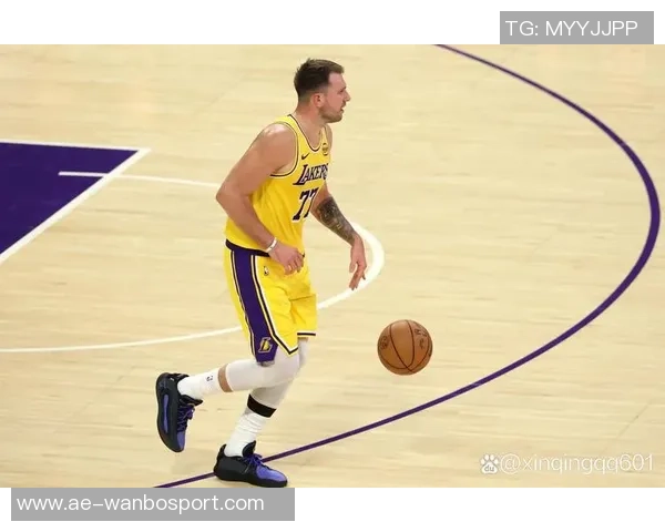 湖人今日狂抢24个前场篮板创近11年新高上次如此表现还是在2014年 湖人今日狂抢24个前场篮板创近11年新高上次如此表现还是在2014年